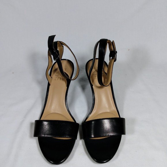 Naturalizer Tinda Black Leather Dress Heel - Picture 2 of 5